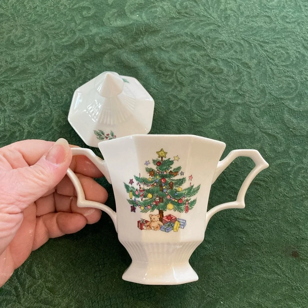 NIKKO CHRISTMASTIME VINTAGE CERAMIC SUGAR & CREAMER SET JAPAN - Picture 6 of 9